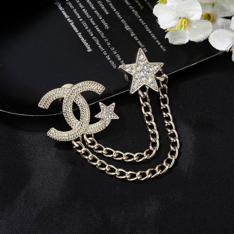 Chanel Brooch 05yxs42